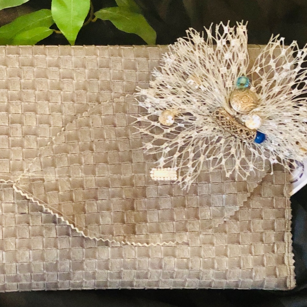 Handbag, clutch, wristlet